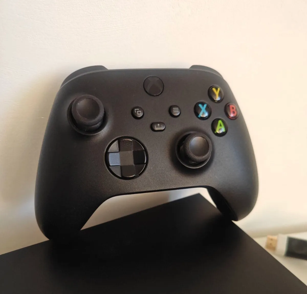 Xbox One x + brand new controller - Image 2