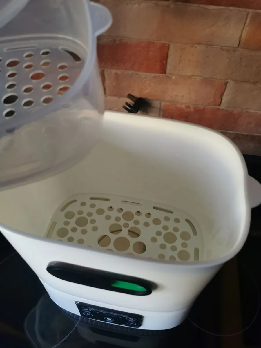 Baby Bottle Sterilizer & Dryer – Excellent Conditi - Image 2