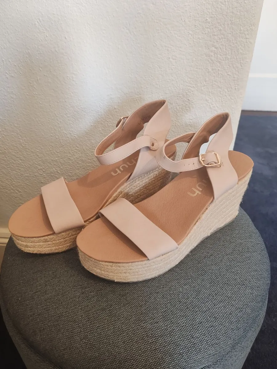 Women's shoes - Image 1