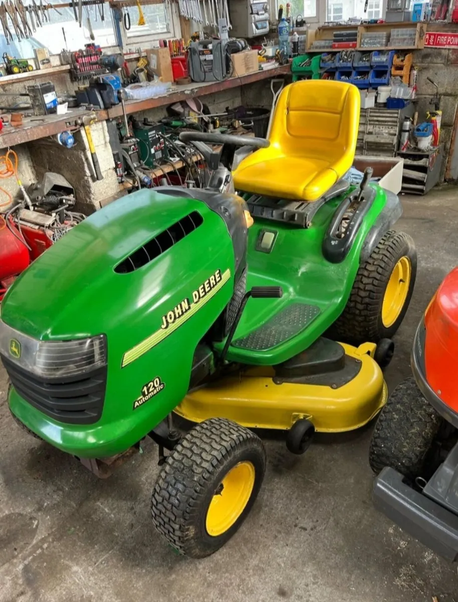 John Deere Ride on mower - Image 2