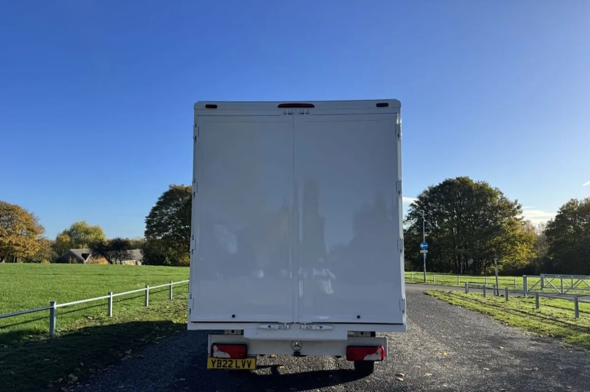 VB - 2022 Mercedes-Benz Sprinter Luton Box Van - Image 4