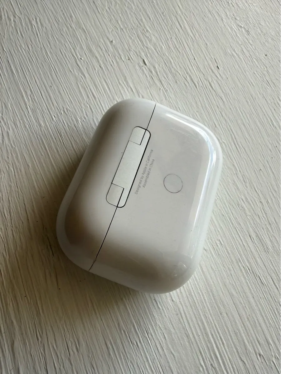 AirPods pro Charging Case Only - Image 3