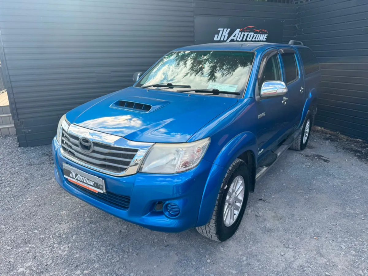 Toyota Hilux INVINCIBLE D-4D 4X4 4DR 3.0 D/C 171BH - Image 3