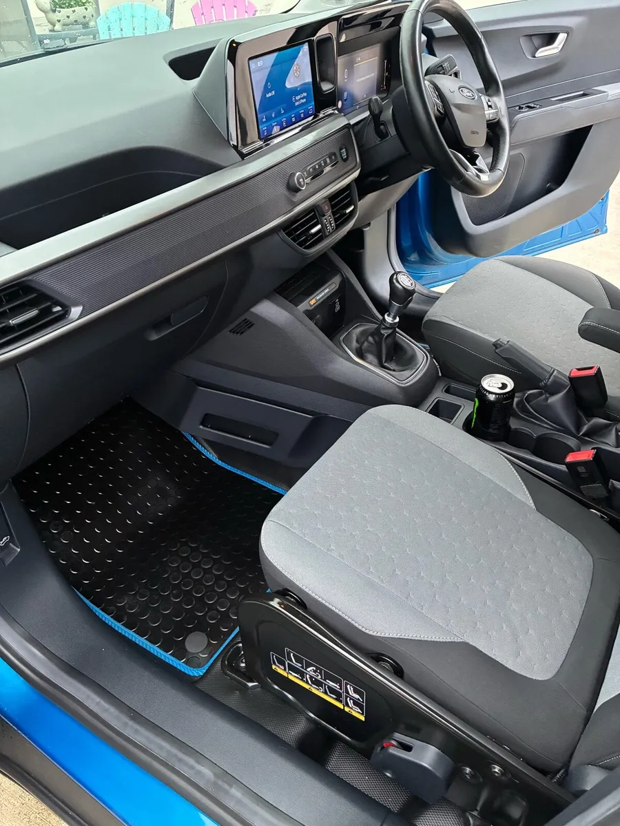 Ford Transit Courier - Image 3