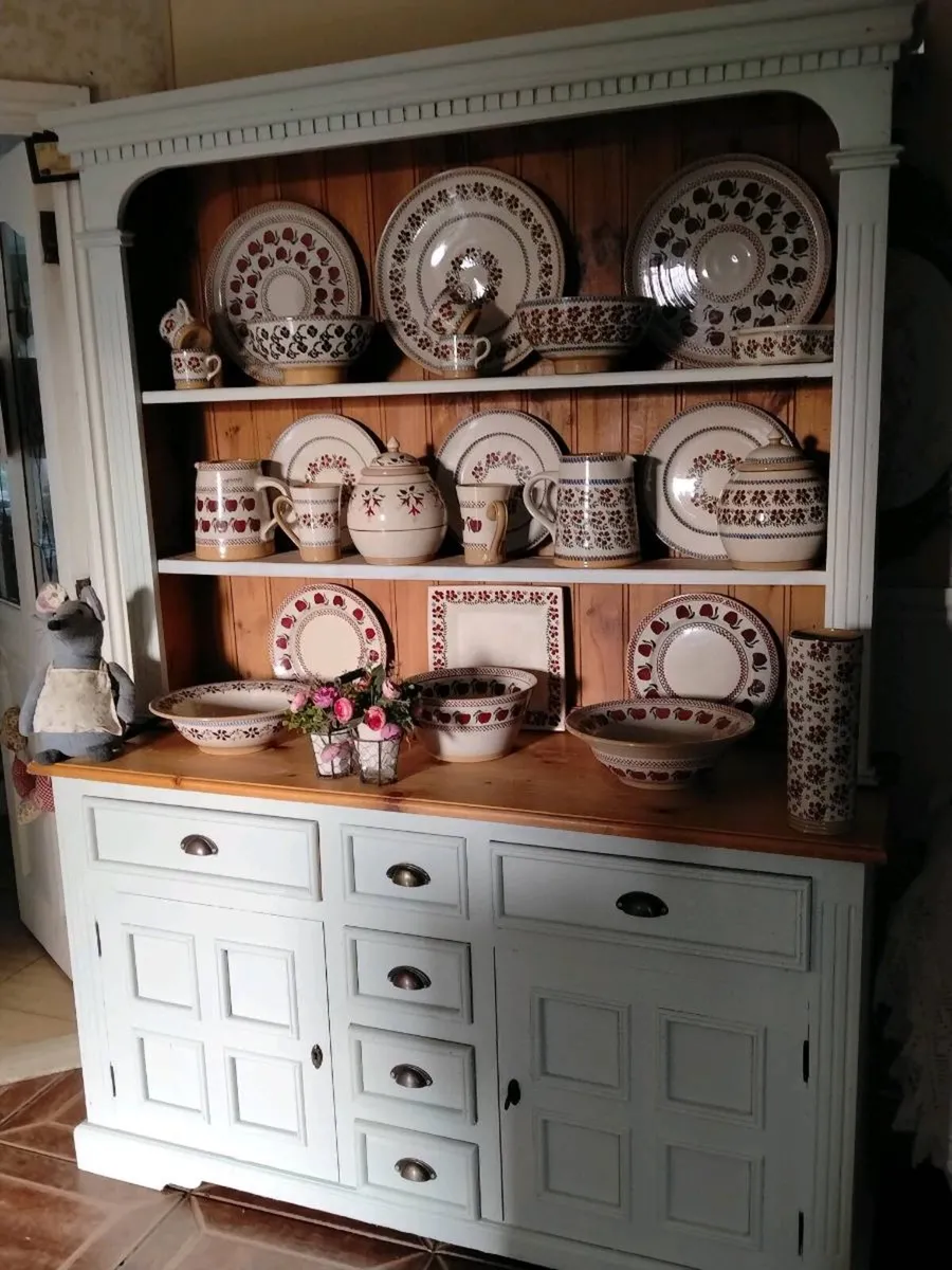 Solid kitchen dresser delivery arranged - Image 2