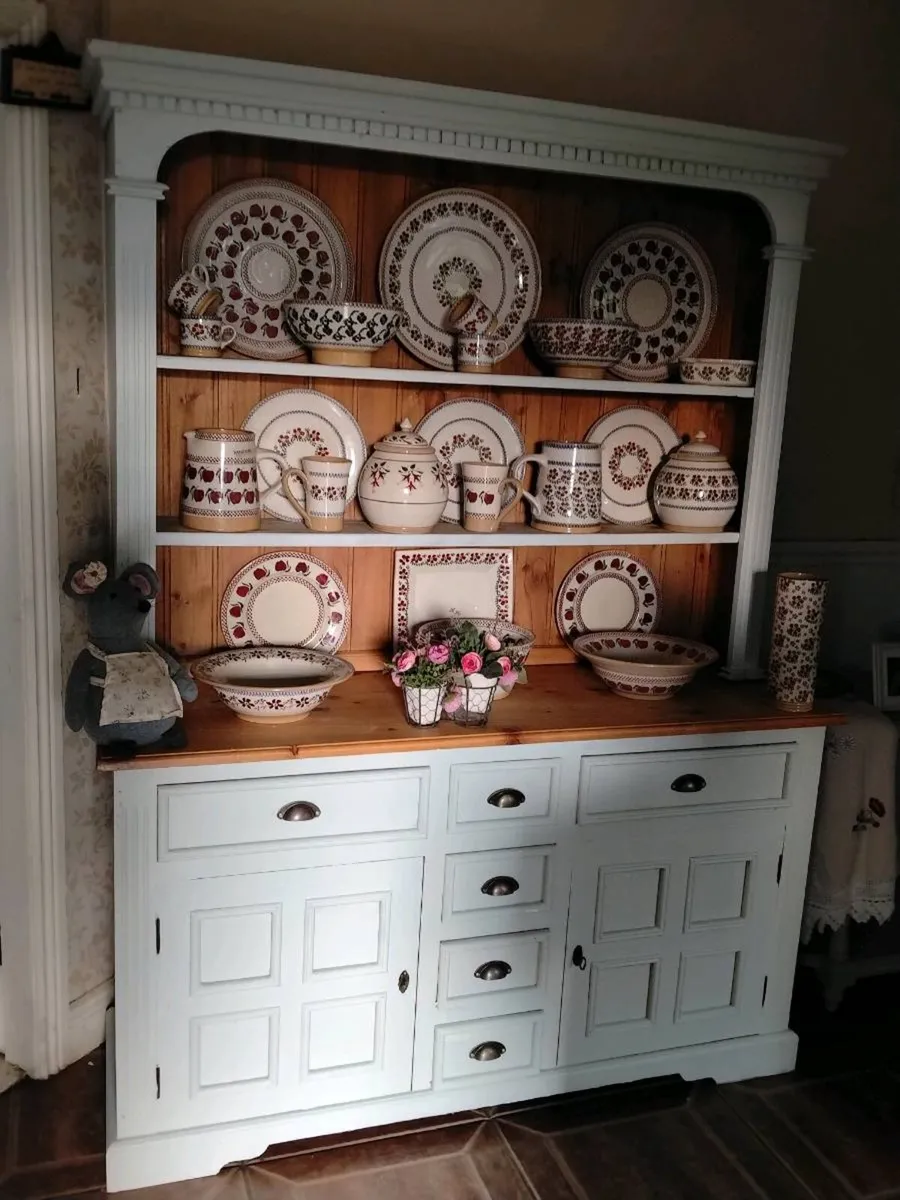 Solid kitchen dresser delivery arranged - Image 3