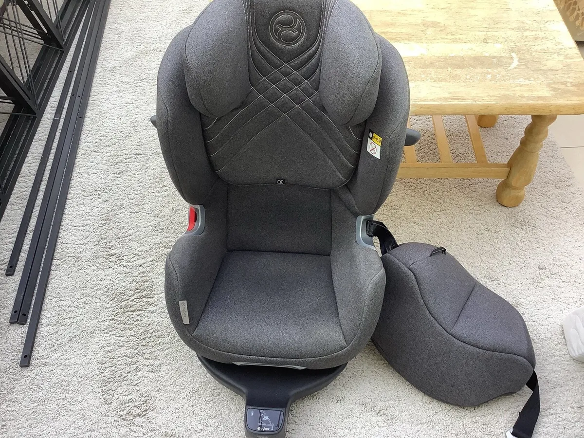 Car seat - Image 1