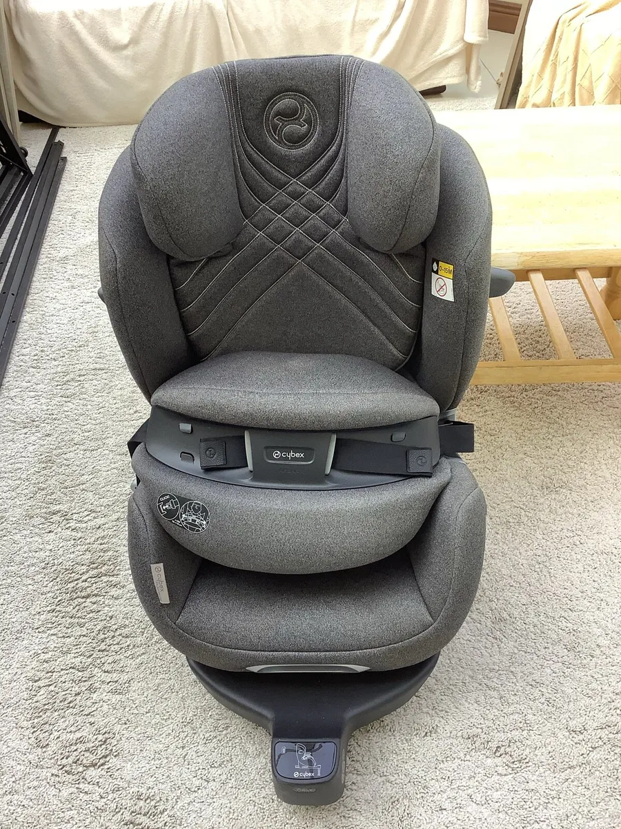 Car seat - Image 2