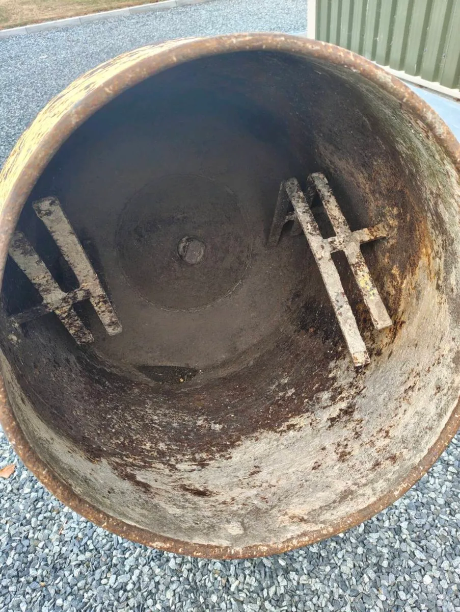 Cement mixer - Image 4