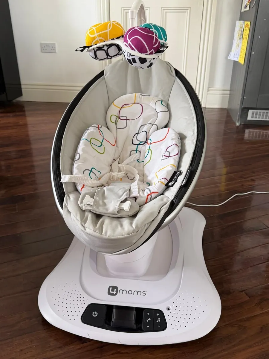 4 Moms Mamaroo - Image 1