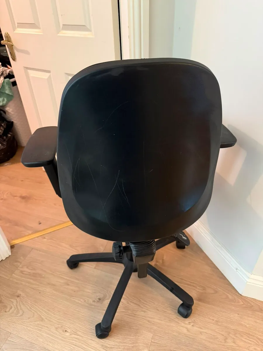 Desk chair great condition 25euro - Image 2