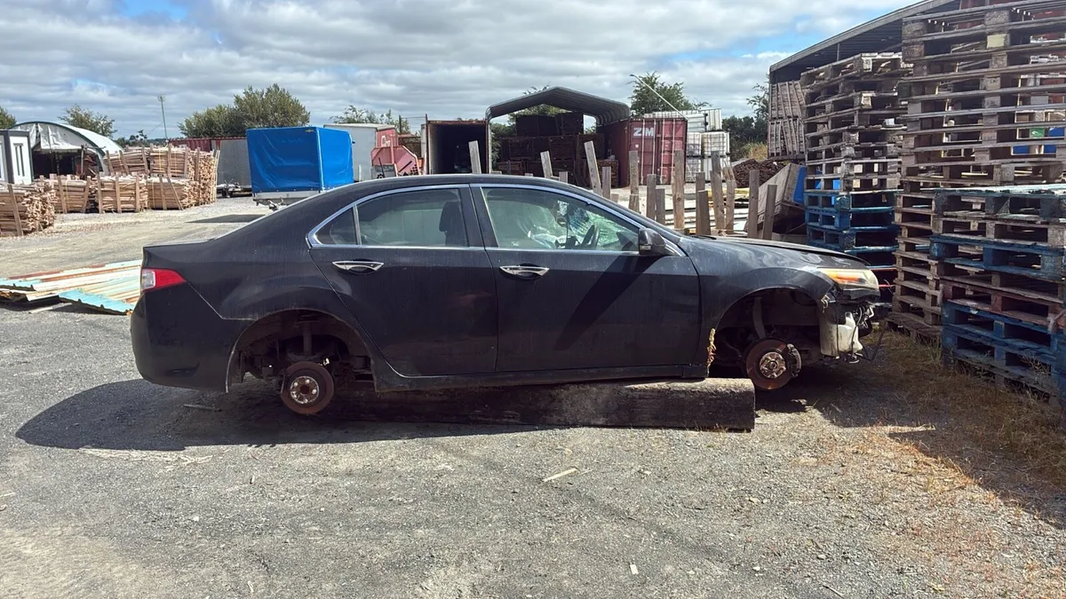 Honda accord 2009 2.2 diesel for breaking - Image 1