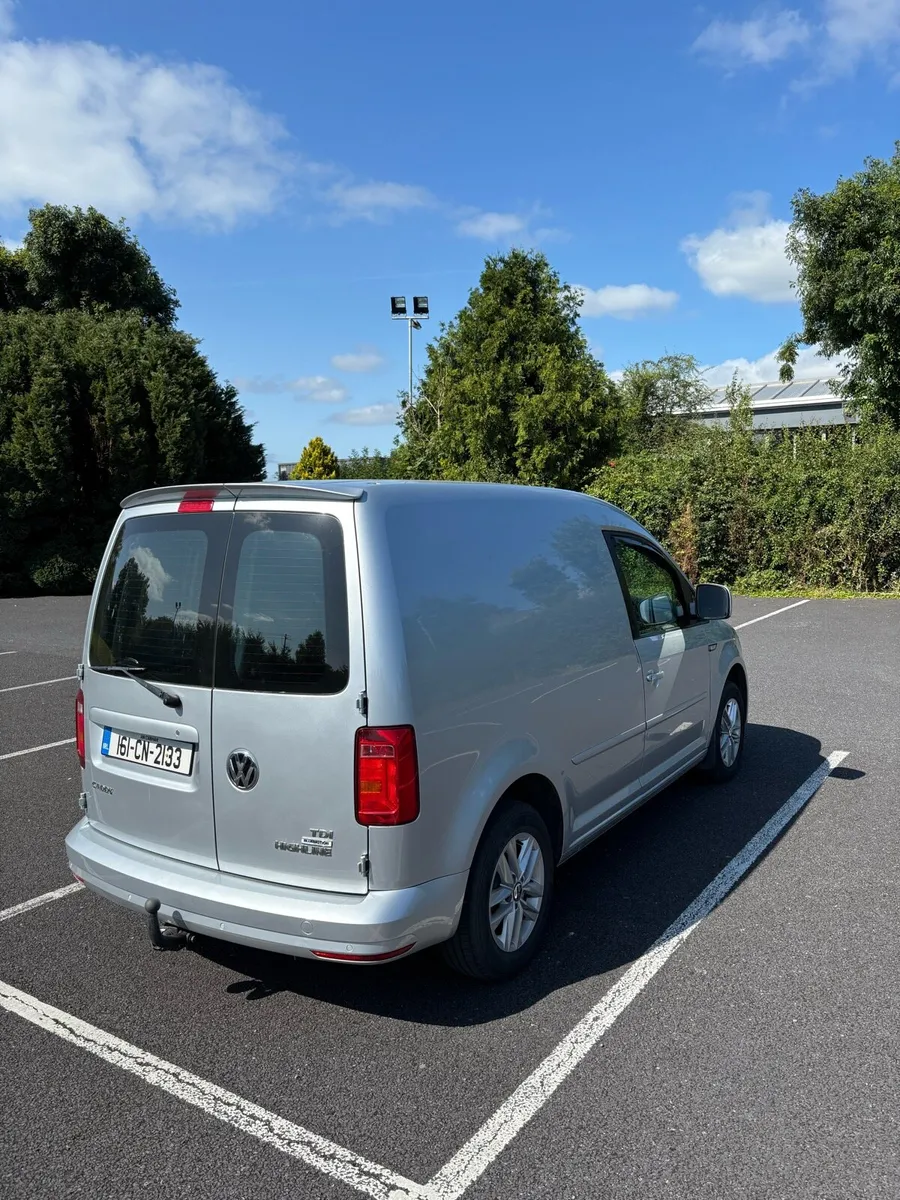 VW Caddy Highline - Image 4