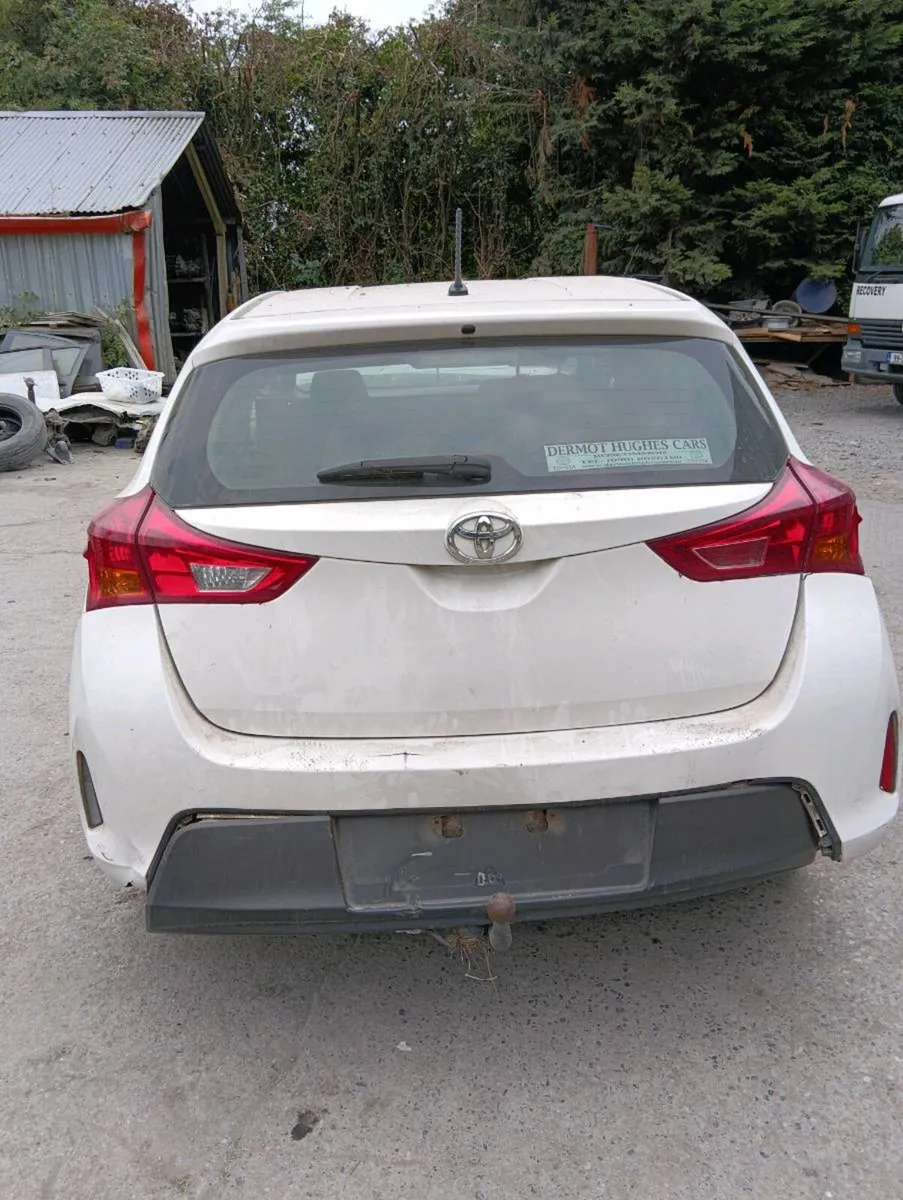 Breaking Toyota auris 2015 diesel - Image 4