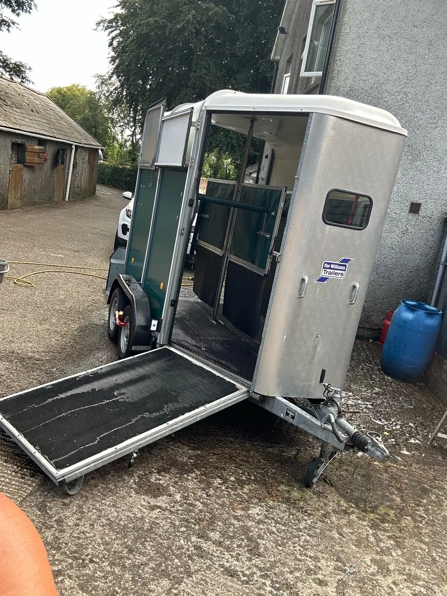 Horse Trailer - Image 3