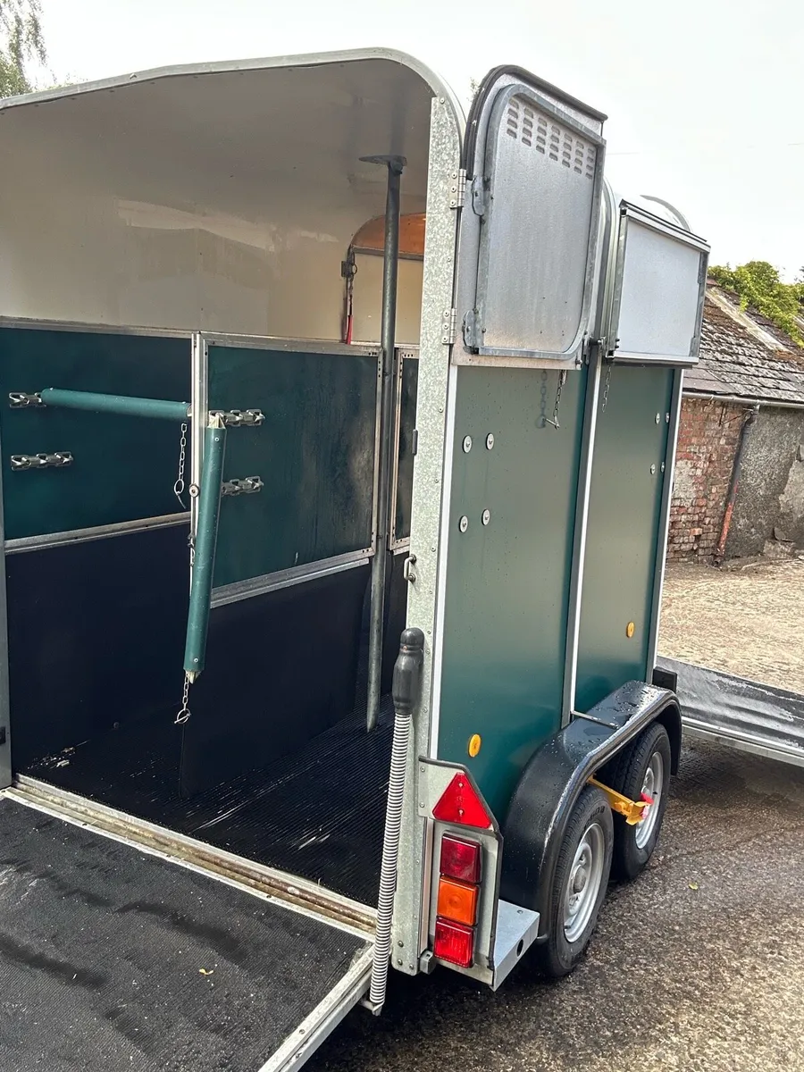 Horse Trailer - Image 4