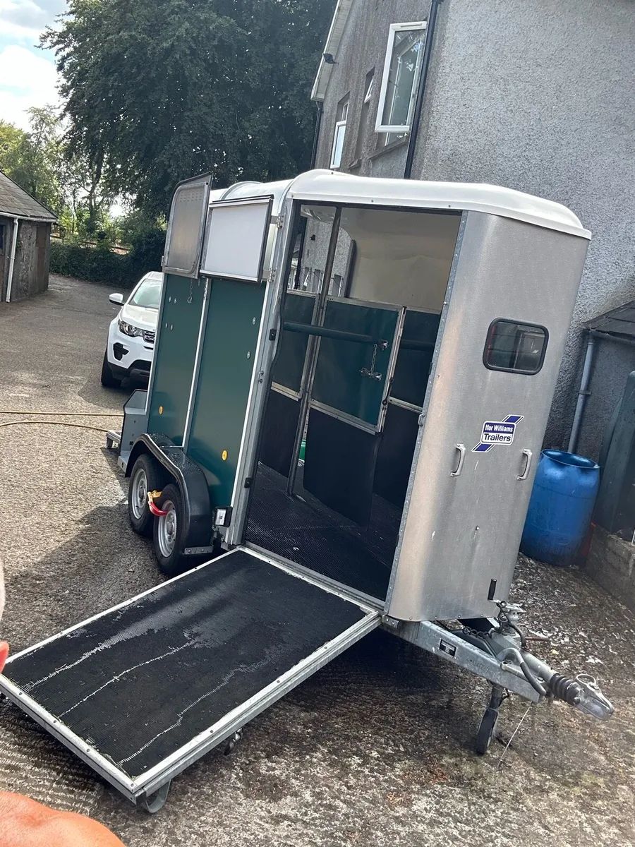 Horse Trailer - Image 2