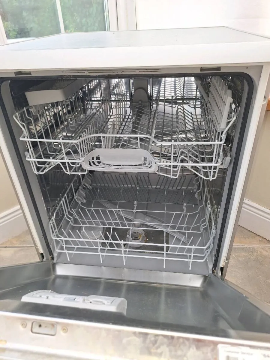 Dishwasher - Image 2