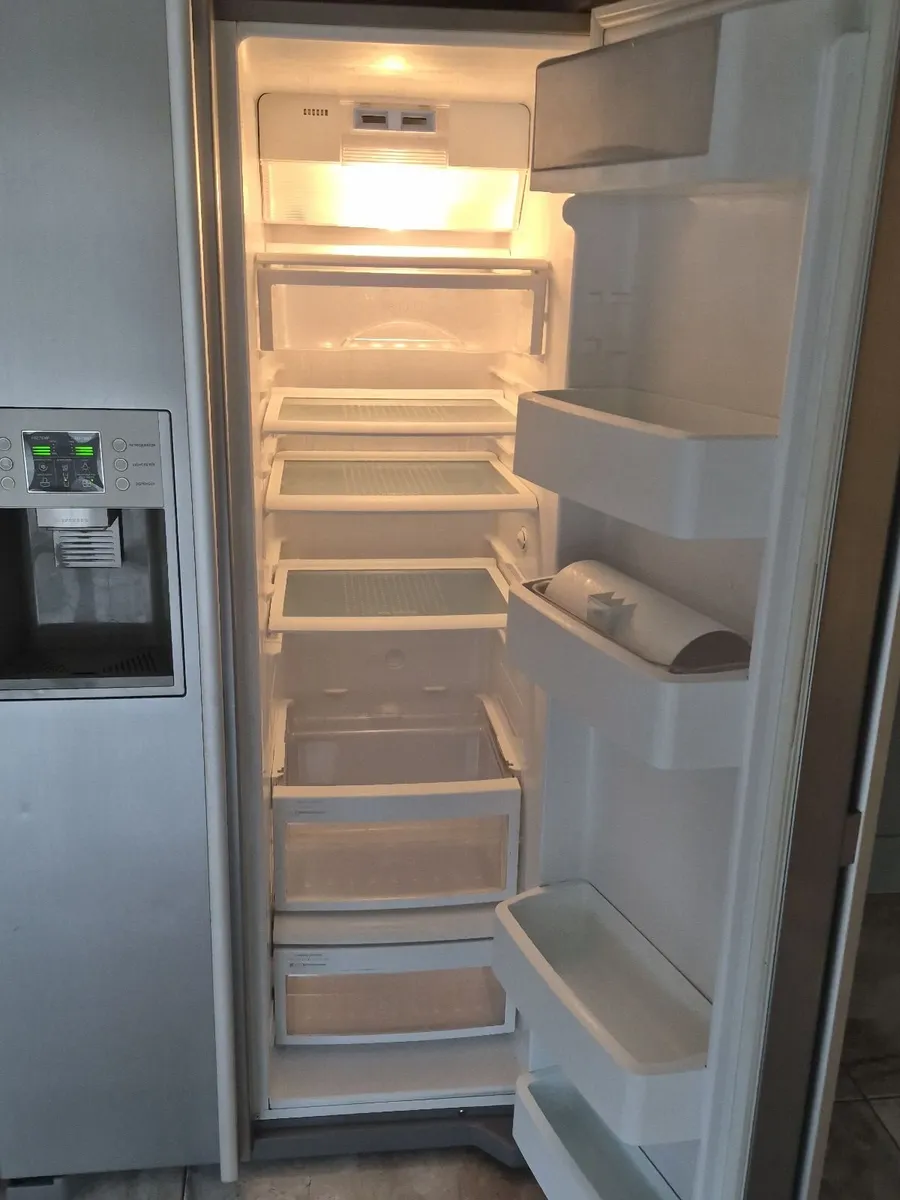 American fridge freezer,  range cooker, extractor, - Image 2