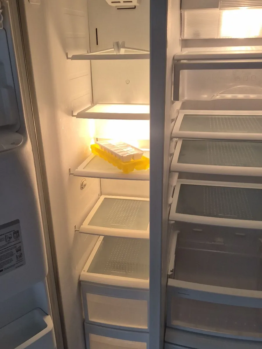 American fridge freezer,  range cooker, extractor, - Image 3