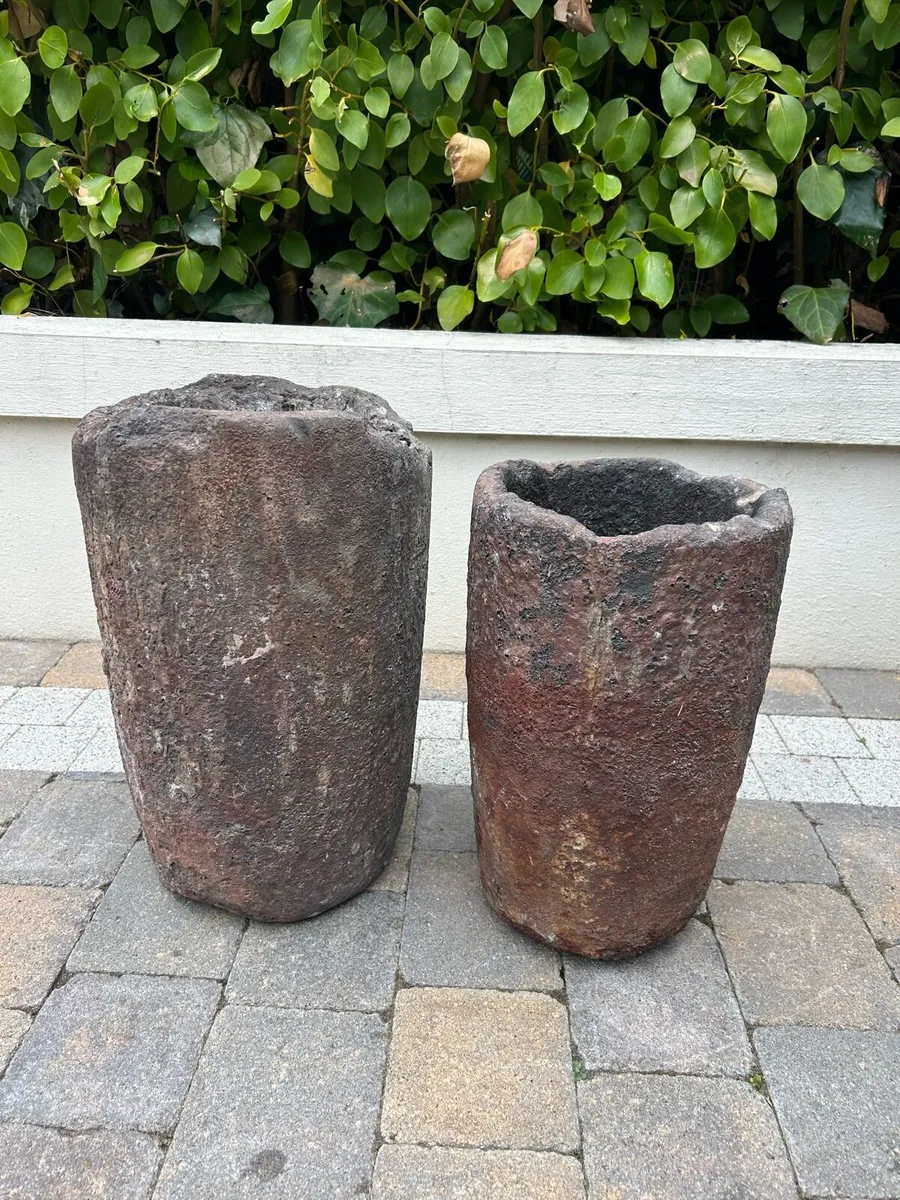 Antique large foundry smelting pots x 2 - Image 1