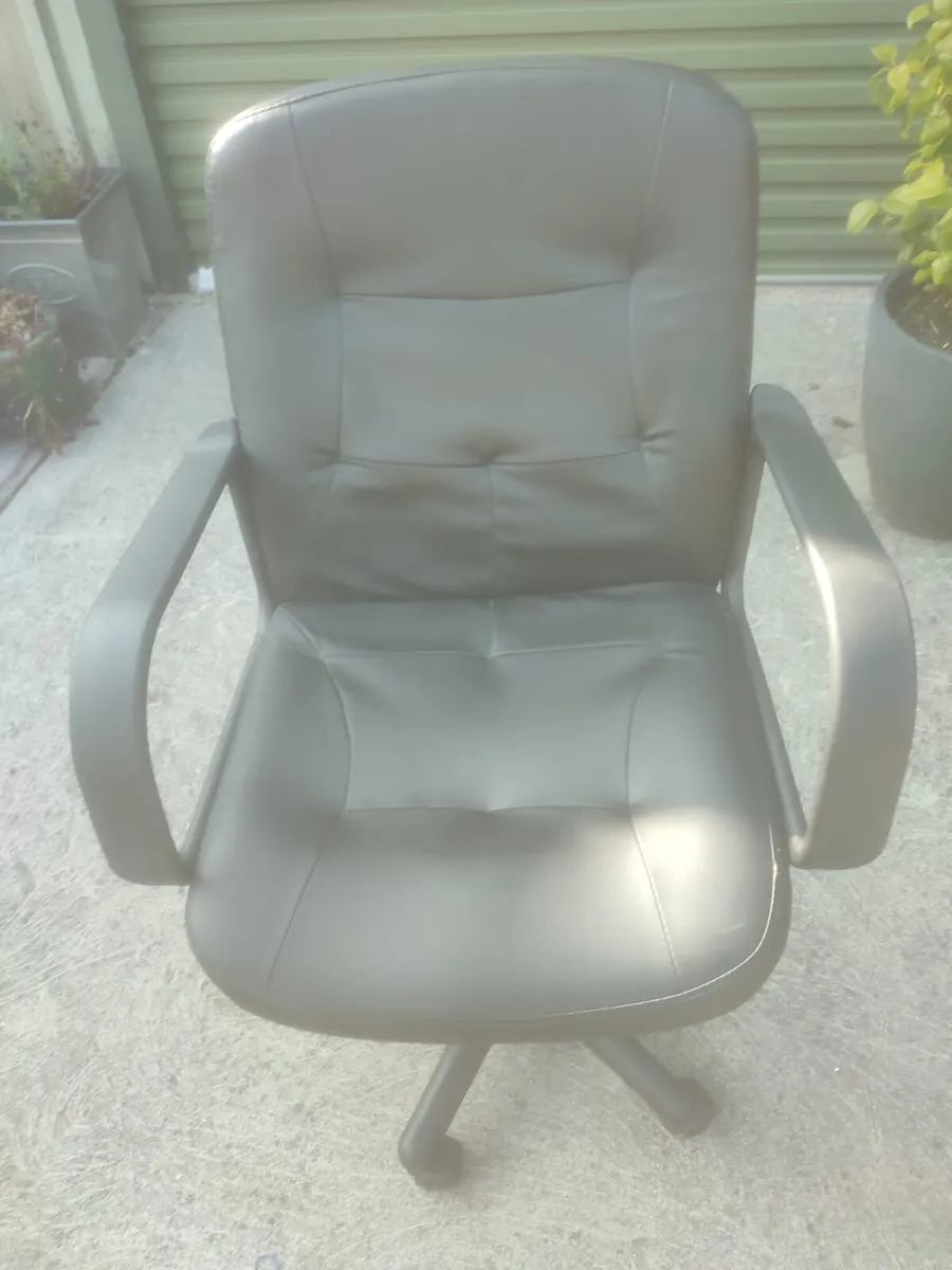 Office Furniture - Image 4