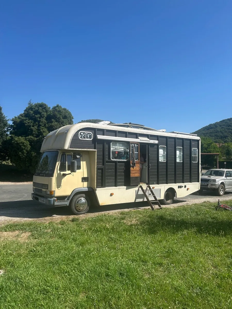 Horsebox truck off grid motorhome tiny home camper - Image 2