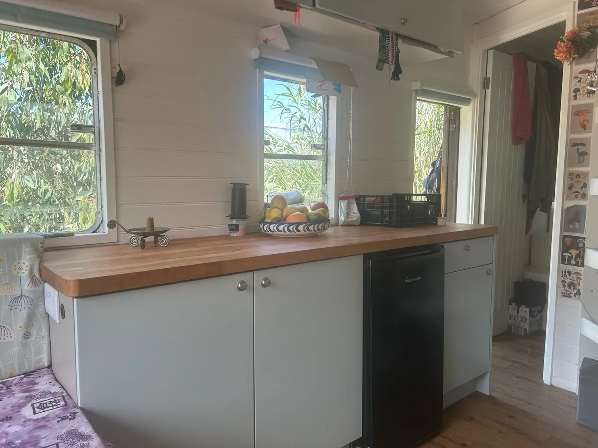 Horsebox truck off grid motorhome tiny home camper - Image 4