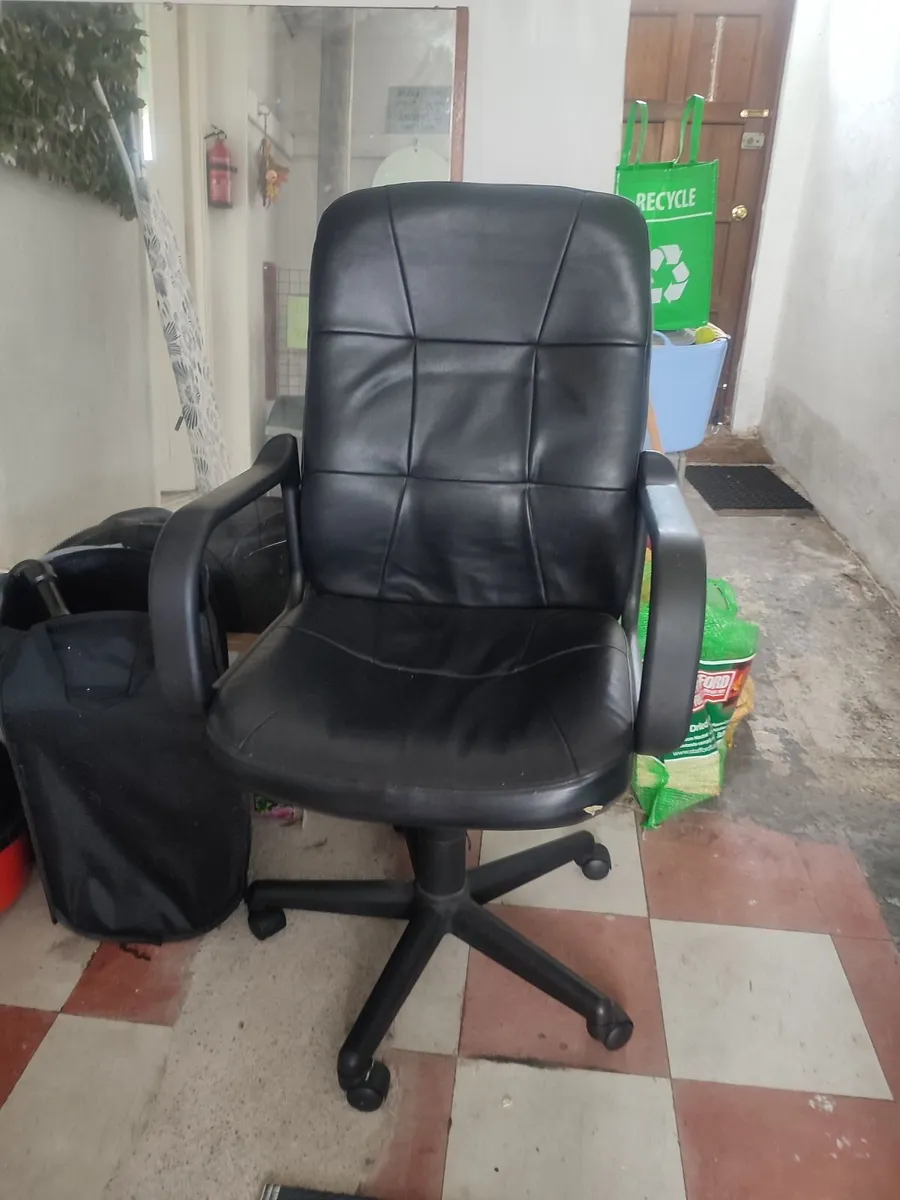 Office Chair - Image 1