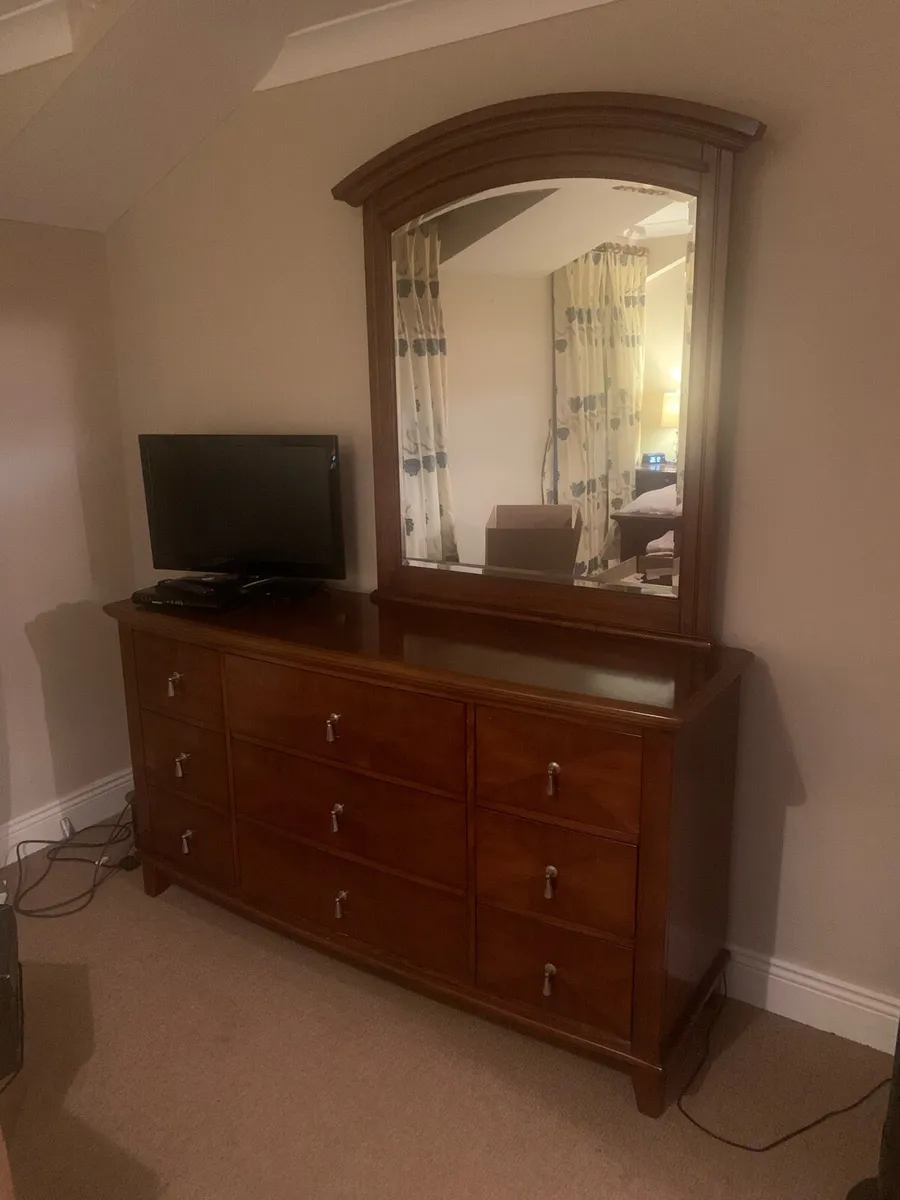 Bedroom dresser - Image 1