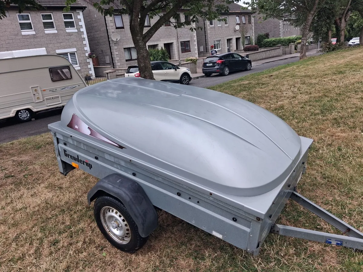 Tent and trailer - Image 2