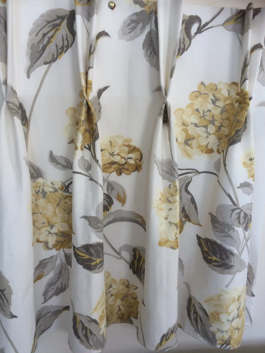 Curtain eyelets fitted all colours - Image 3