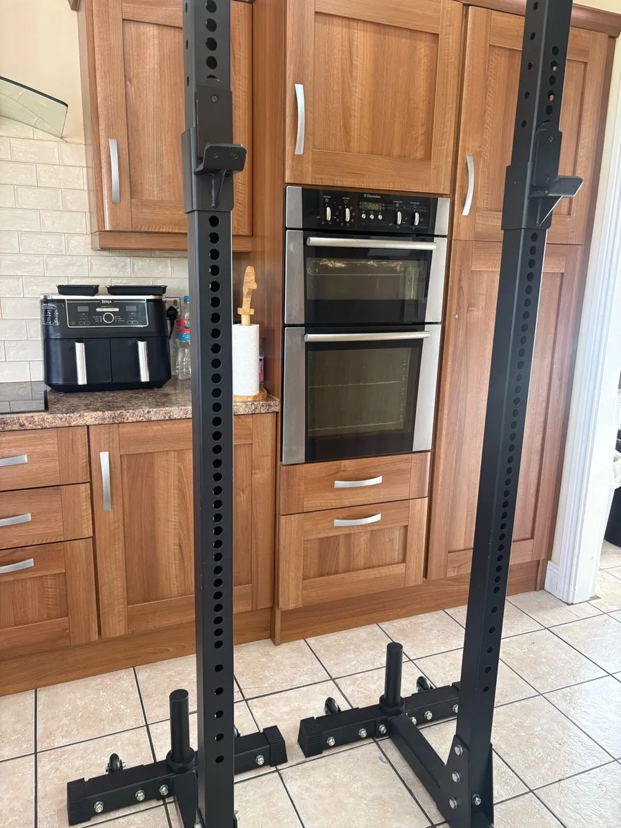 COMMERCIAL GYM SPEC SQUAT STANDS,RATED HOLD 350KG! - Image 3