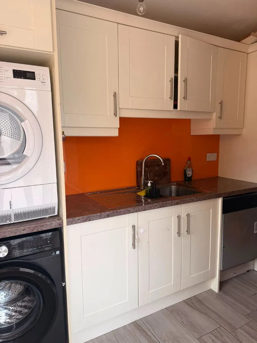 Kitchen and Pantry (Appliances included) - Image 4