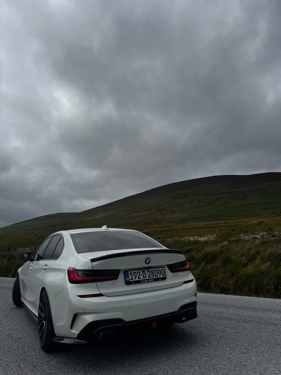 BMW G20 330e - Image 2
