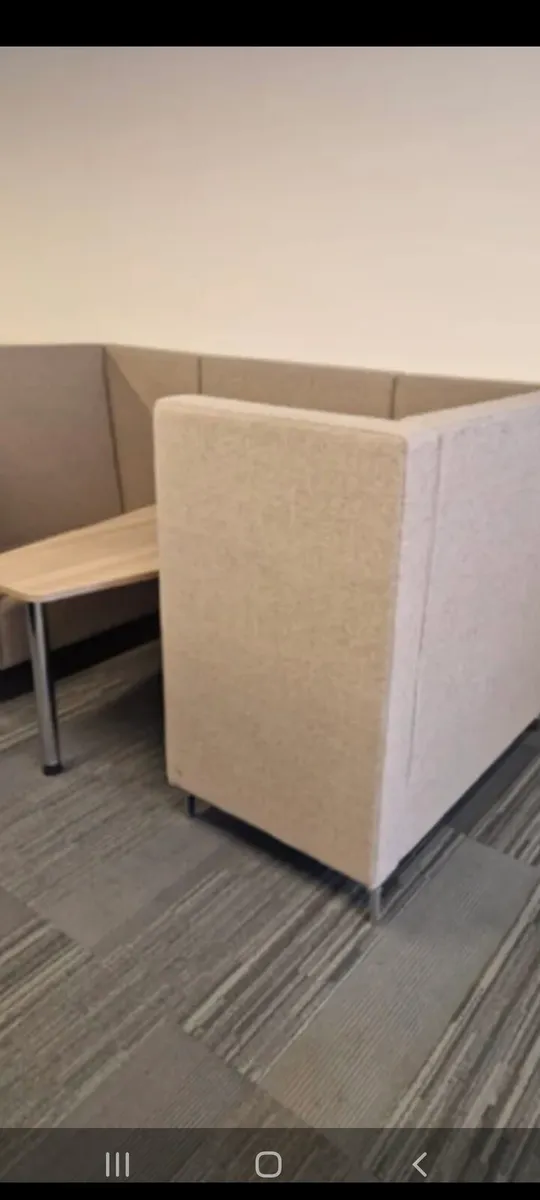 Executive seating booth - Image 1