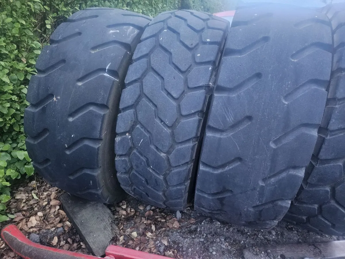 JCB Wheels, 12 Stud - Image 3