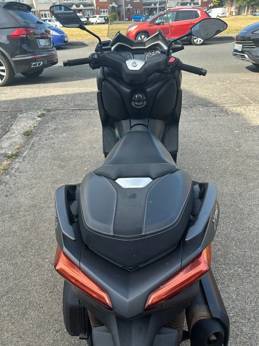 Xmax Yamaha - Image 2
