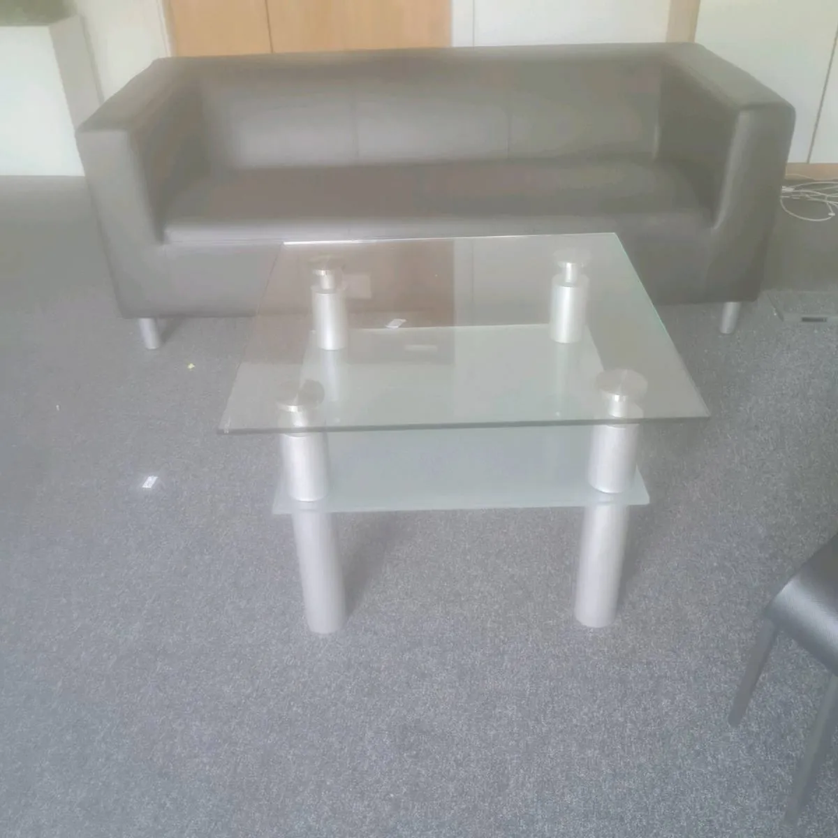 Black executive reception suite - Image 2