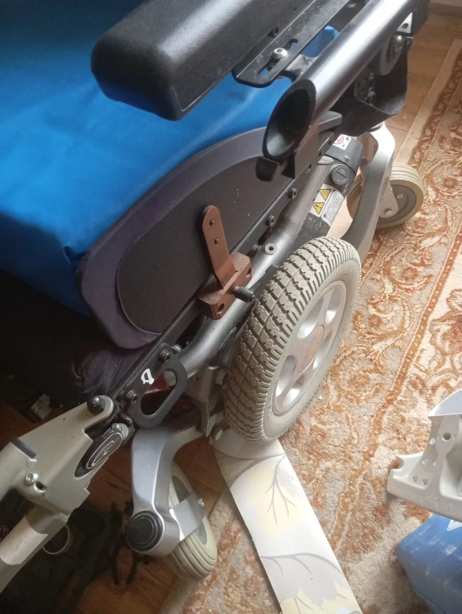 Wheelchair - Image 4