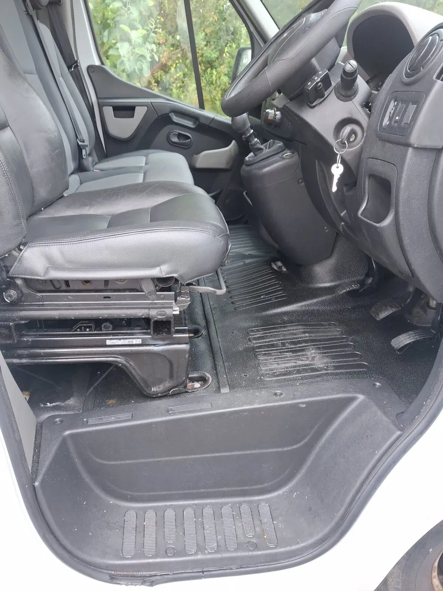 Renault master twin wheel pickup 2015 - Image 4
