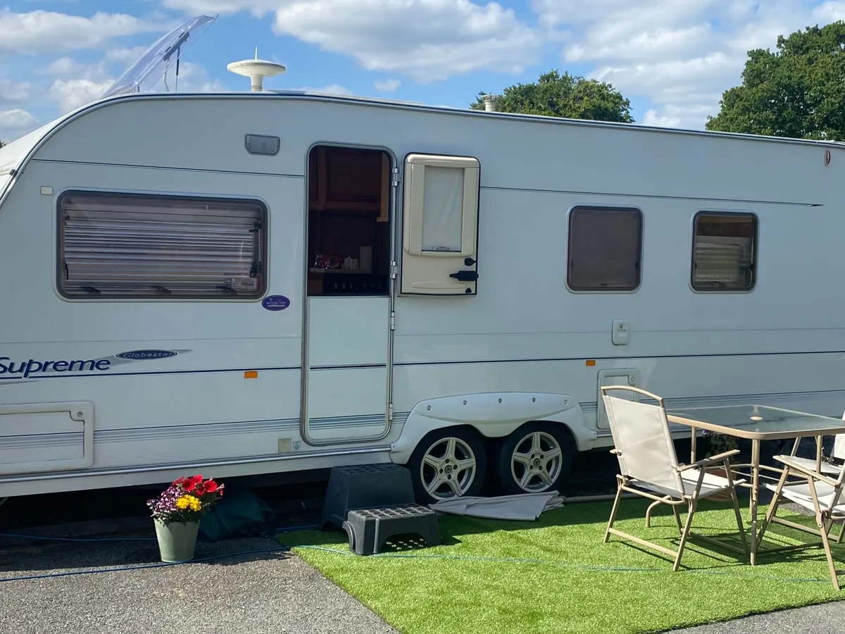 Swift ACE Supreme Globestar - spacious 4 berth - Image 2