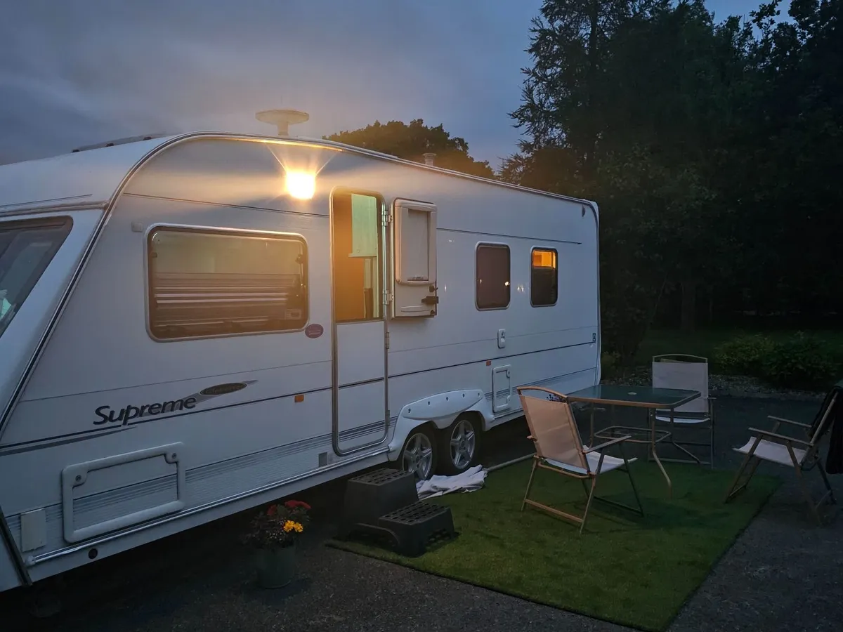 Swift ACE Supreme Globestar - spacious 4 berth - Image 1