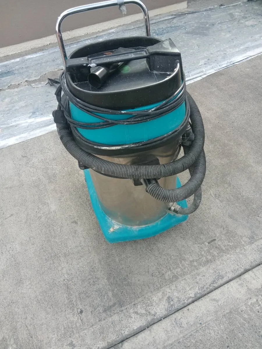 INDUSTRIAL WET AND DRY VACUM - Image 2