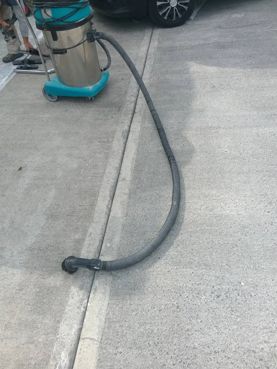 INDUSTRIAL WET AND DRY VACUM - Image 3