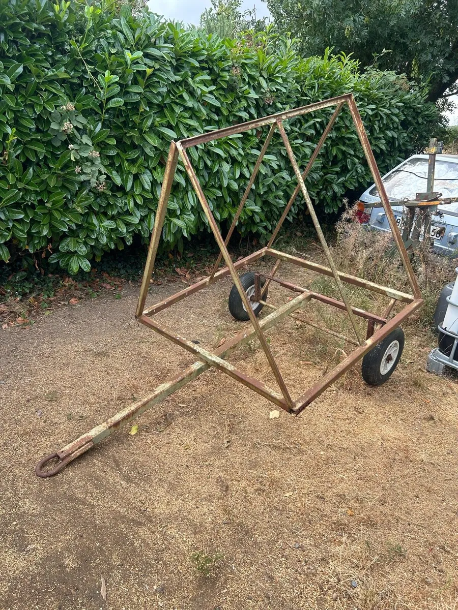 Advertisement trailer