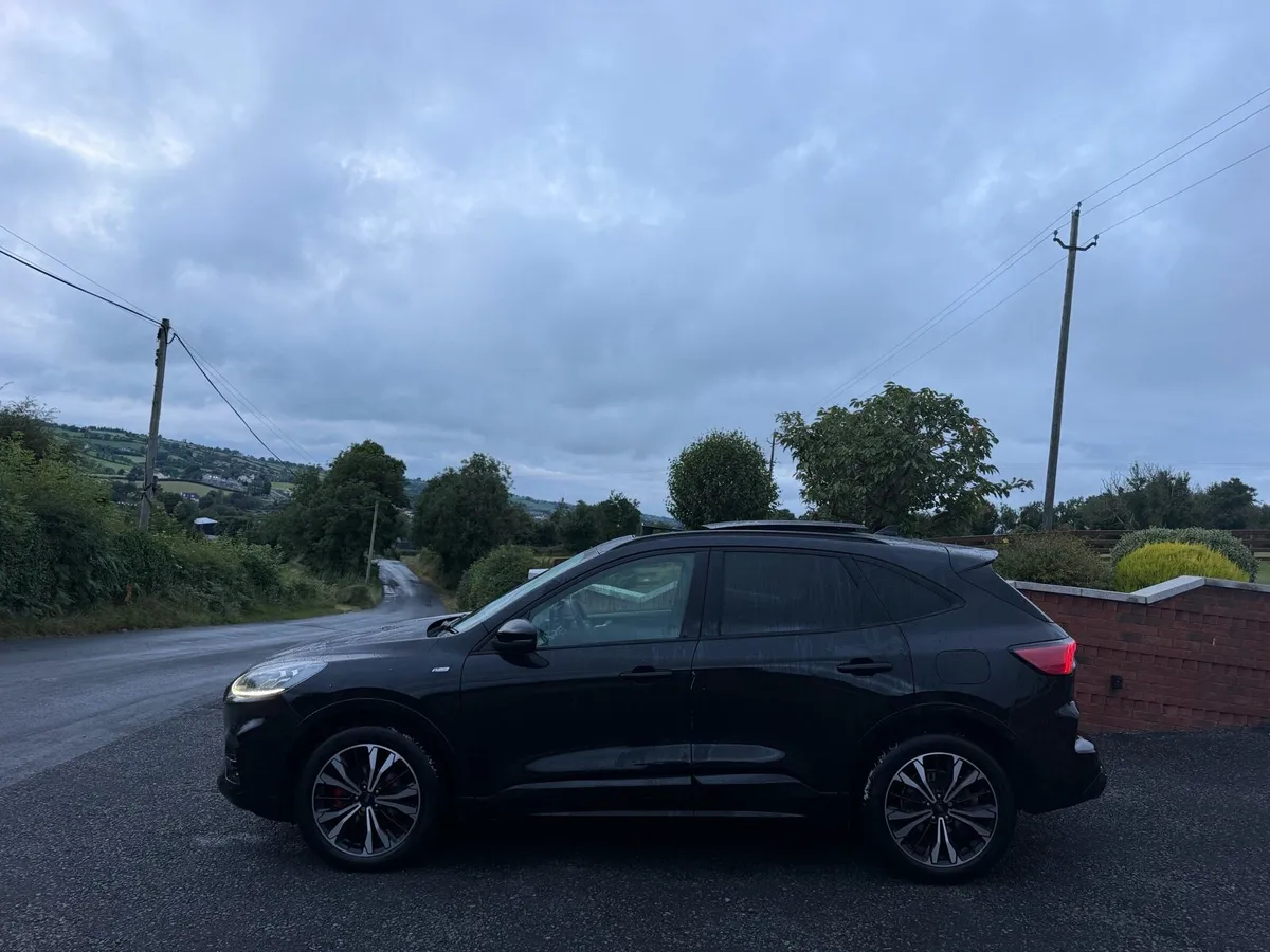 2022 Ford kuga - Image 3