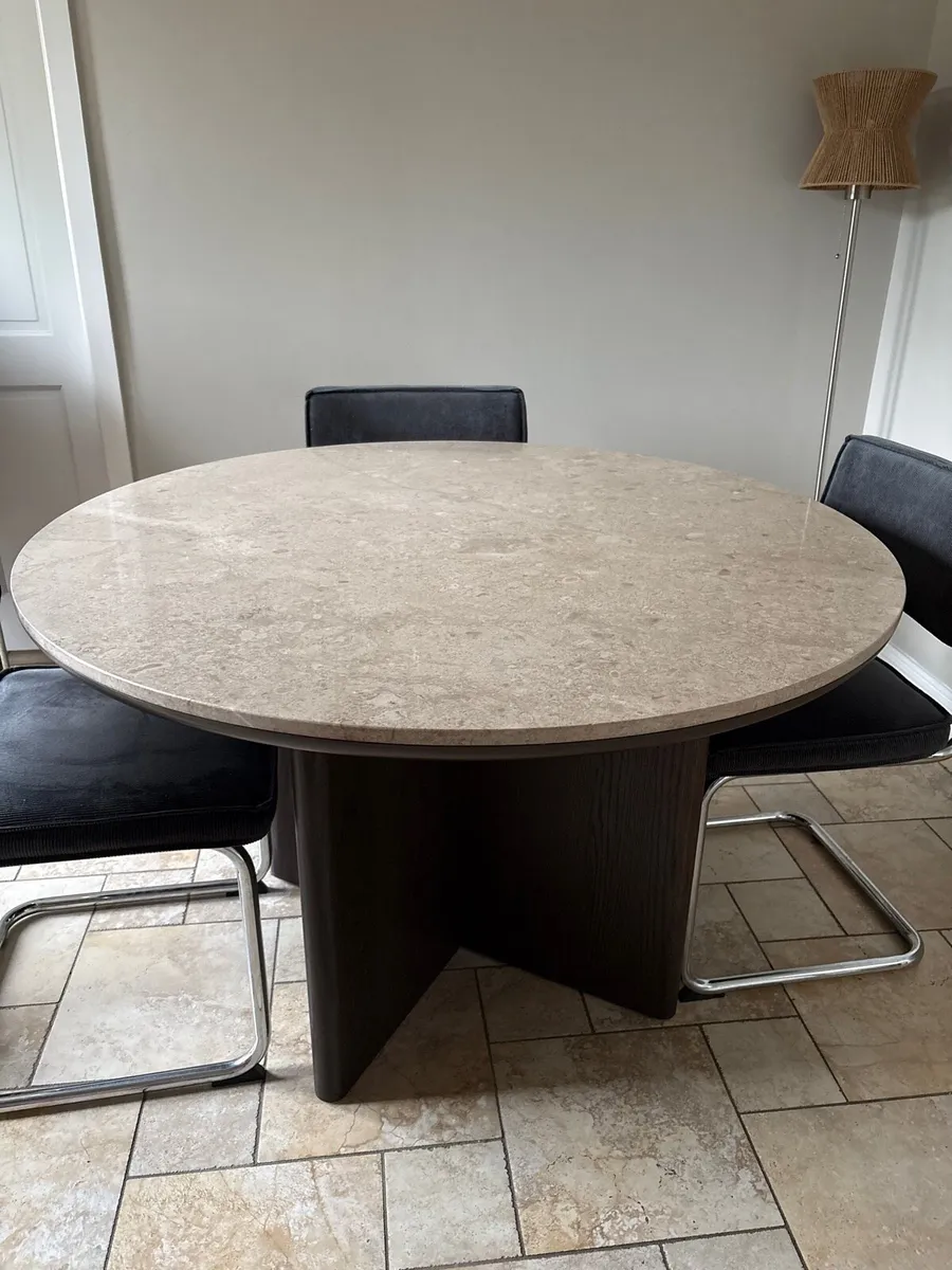 Dining table round - Image 1
