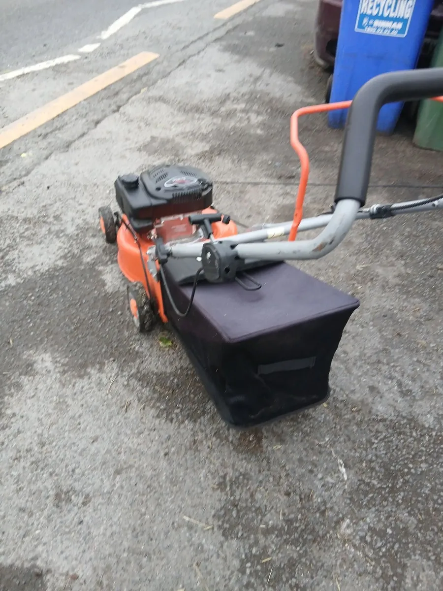 LYSTER push lawnmower working perfect - Image 4