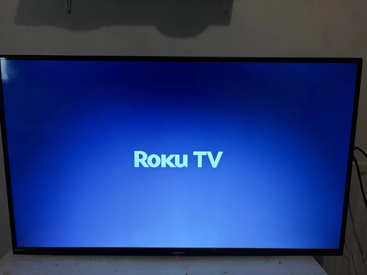 Roku Veltech 43" TV - Image 2